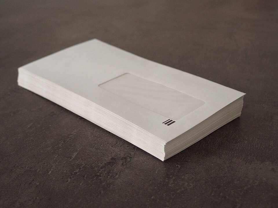 Envelopes (10) + selos (10)